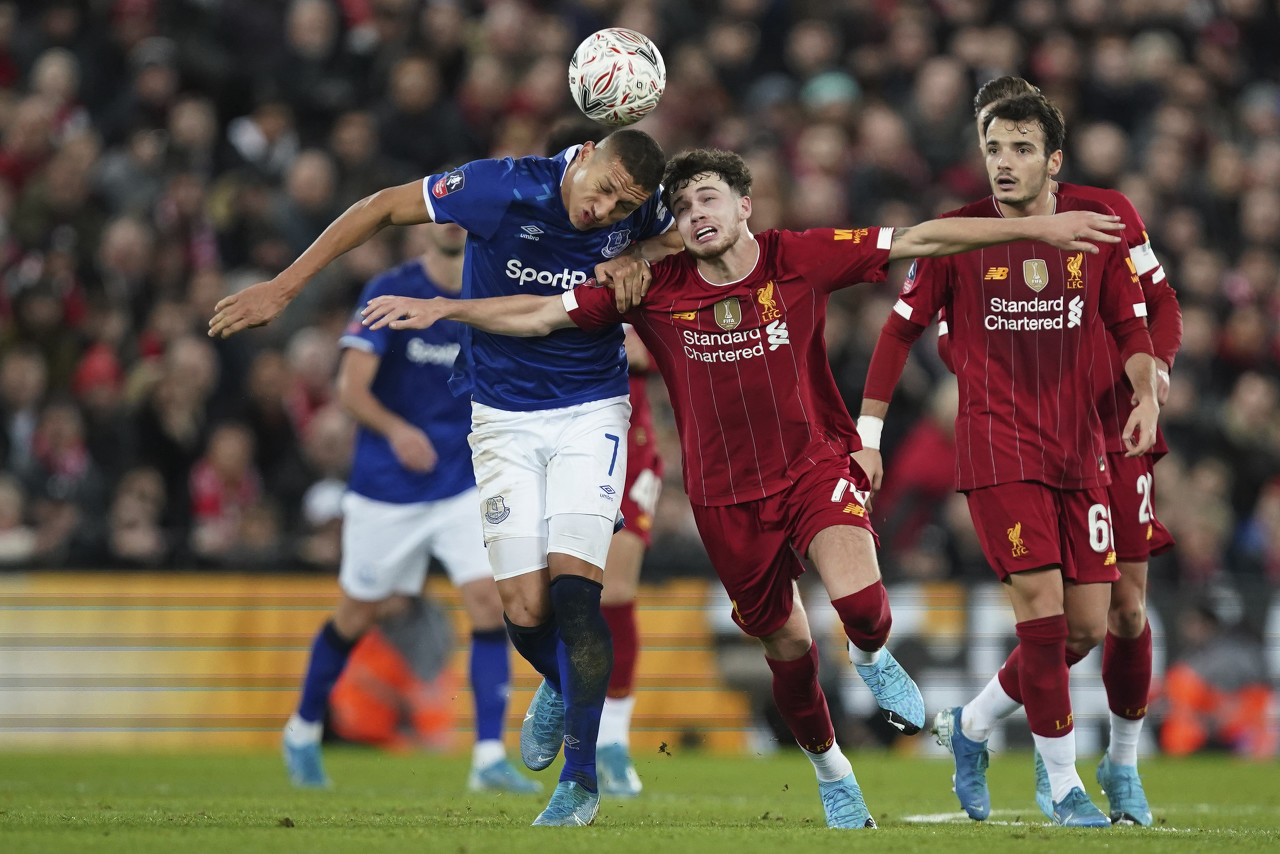 皇马连平三场遭遇信任危机！哈维·阿隆索祭出最强阵容战毕巴