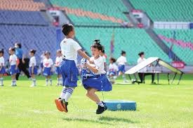 法媒：巴黎和里昂有意承办2028、2029欧联决赛，均已提交意向