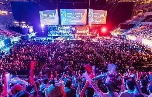 [CBA]孙浩钦送出妙传 李慕豪跟进双手暴扣.