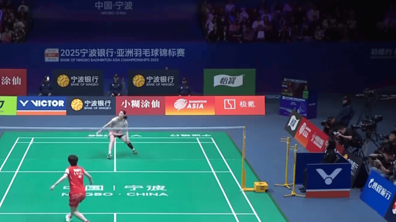 世俱杯荒诞乌龙诞生：尤文后卫往自家球门踢 队友全看愣了