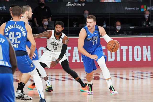 他曾效力于 他曾效力于